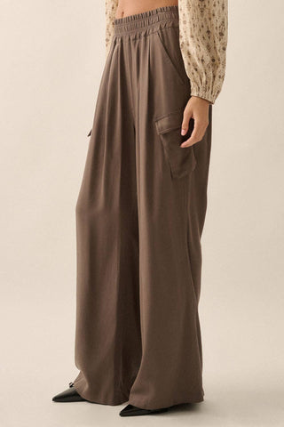 Solid Twill Wide-Leg Cargo Pants in Epresso