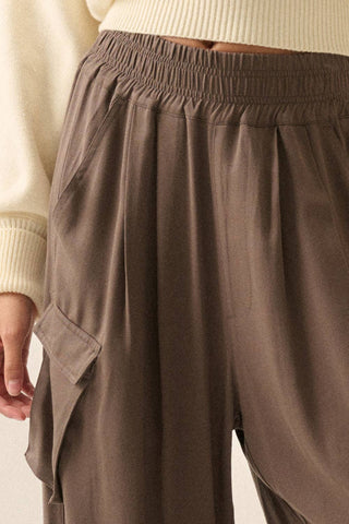Solid Twill Wide-Leg Cargo Pants in Epresso