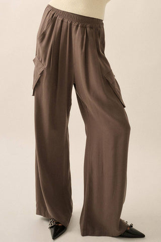 Solid Twill Wide-Leg Cargo Pants in Epresso