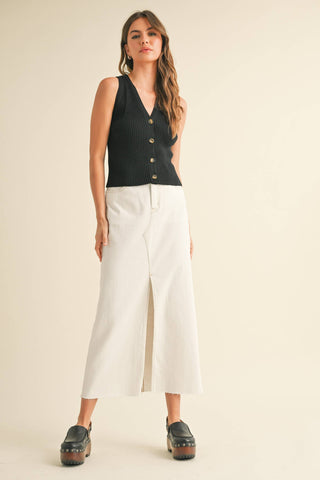 Buttondown Ribbed V-Neck in Black