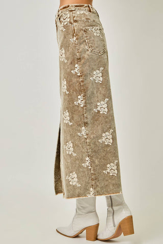 Embroidered Front Slit Corduroy Skirt in Washed Black